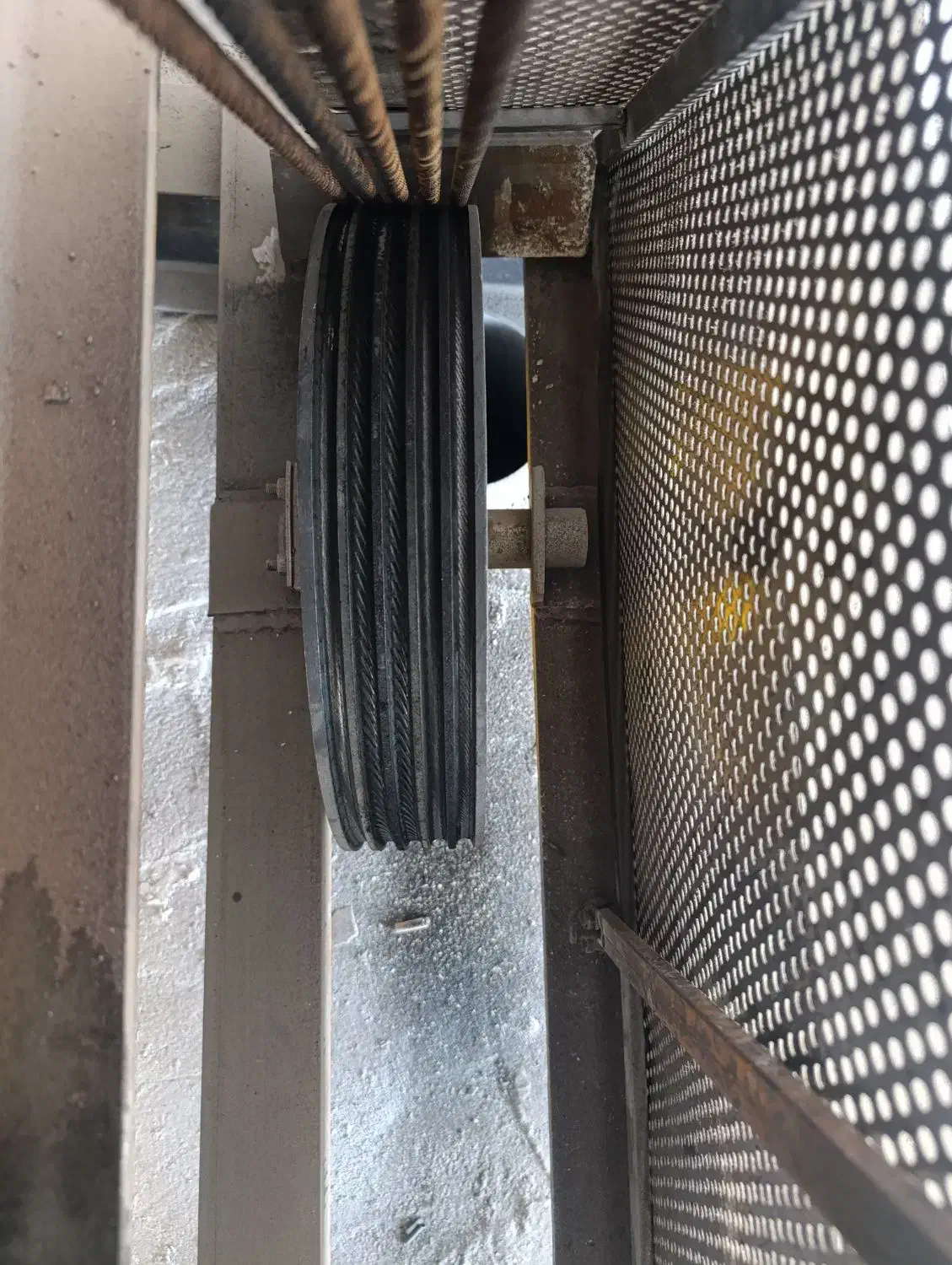 سرویس و نگهداری آسانسور و بالابر هیدرولیکی و کشش|خدمات پیشه و مهارت|همدان, |دیوار