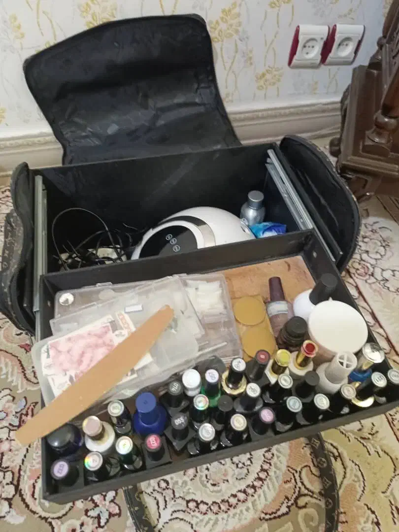 وسایل کاشت ناخن|آرایشگاه و سالن‌های زیبایی|کرمانشاه, |دیوار