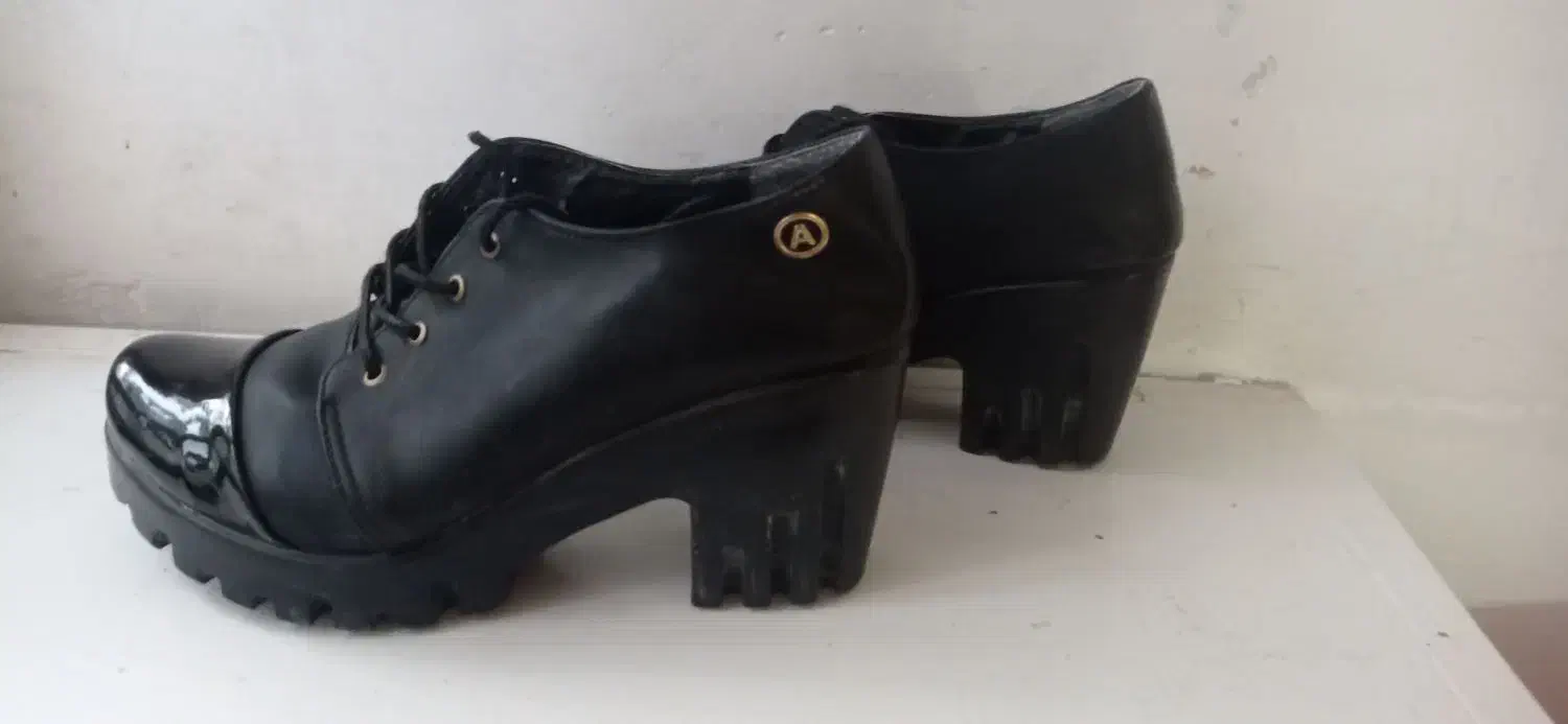 کفش زنانه|کیف، کفش، کمربند|سرپل ذهاب, |دیوار