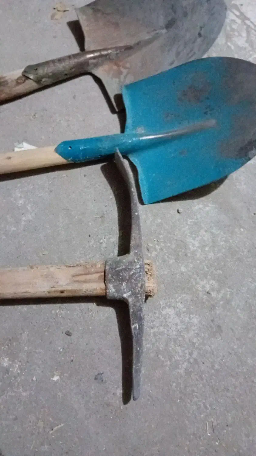 دوعدد بیل و کلنگ|ابزارآلات|مشهد, رضاشهر|دیوار