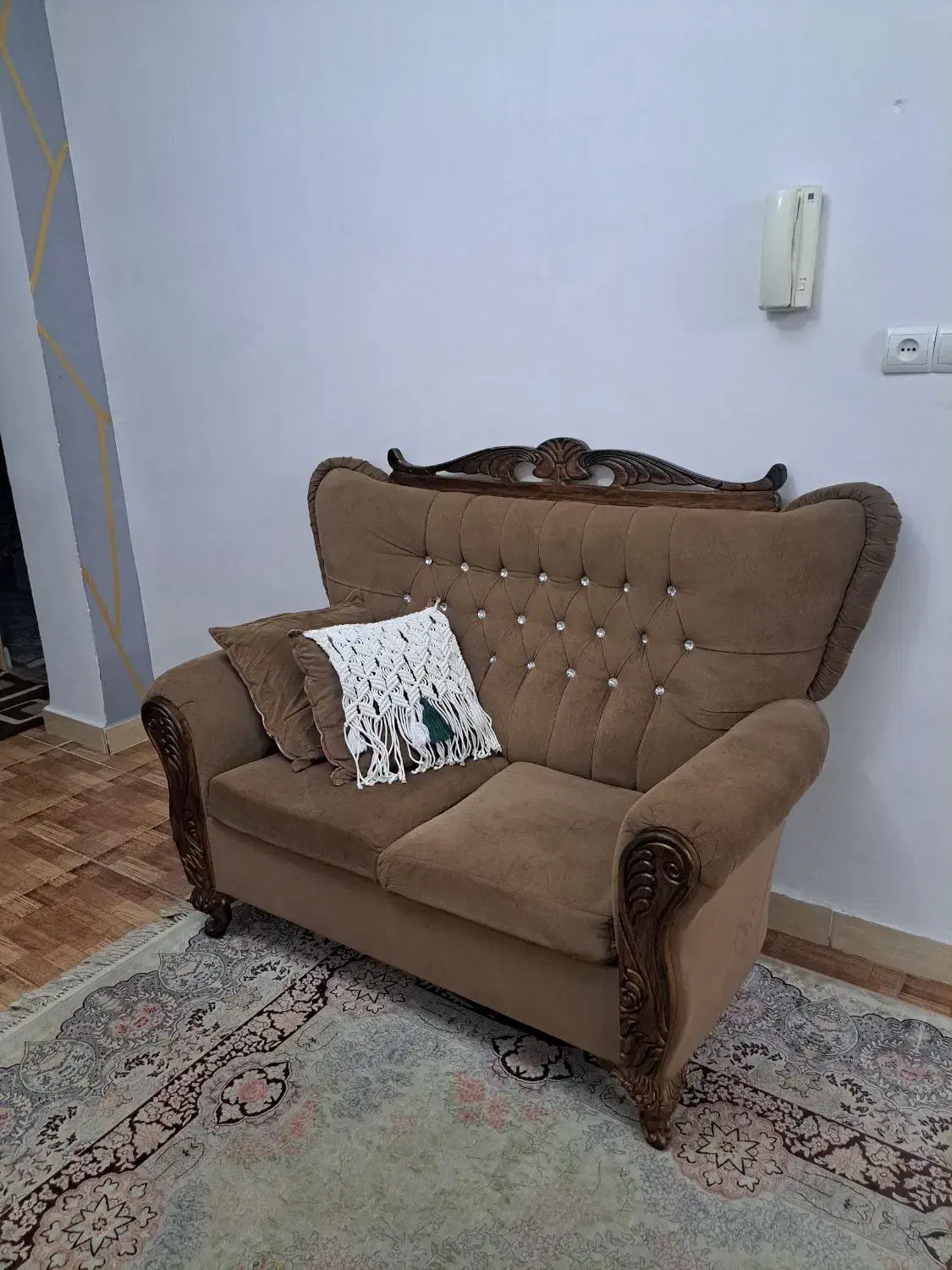 مبل هفت نفره نیمه کلاسیک|مبلمان خانگی و میز عسلی|رشت, کوی مهر|دیوار