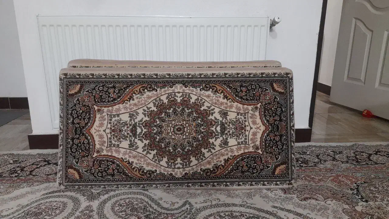 پشتی|پشتی|گلستان (تهران), |دیوار