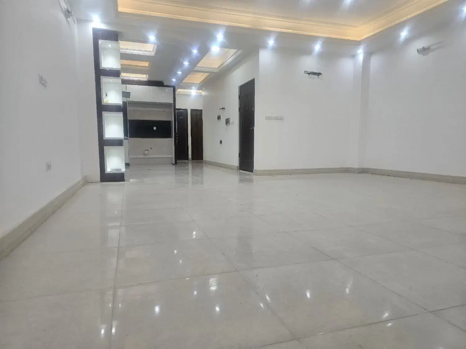 خانه سه طبقه در حکمت شمالی بر ۲۰ متری زیر قیمت|فروش خانه و ویلا|قم, حقیقت|دیوار