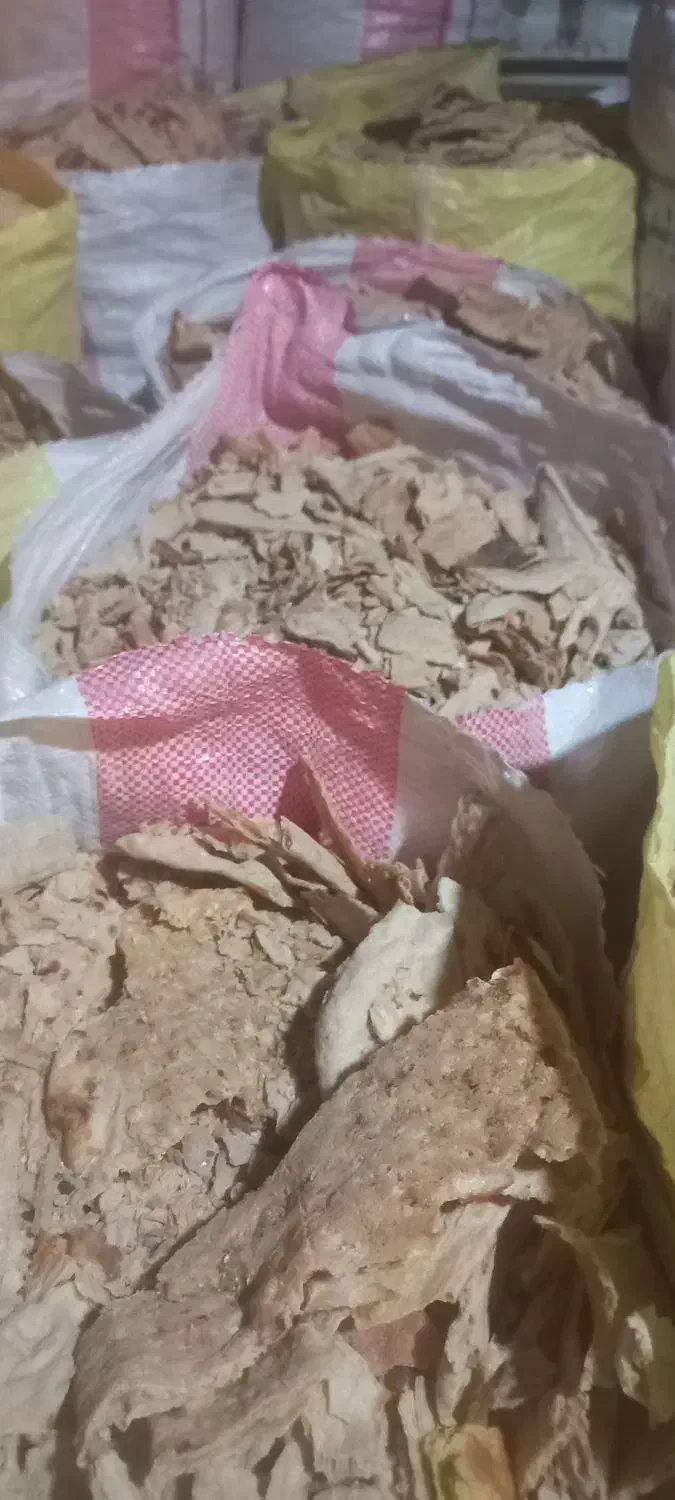 نان خشک ۳۵۰ کیلو هست|عمده‌فروشی|سبزوار, قلعه‌نو دهزار|دیوار