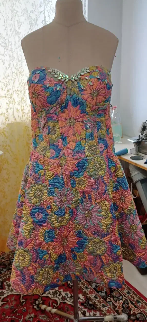 باکس|لباس|نشتارود, |دیوار