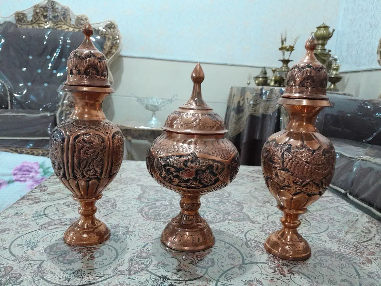 سه تیکه ظرف مس نقش کوبیده با هم ۳۳۰۰ تومن|صنایع دستی و سایر لوازم تزئینی|رفسنجان, |دیوار