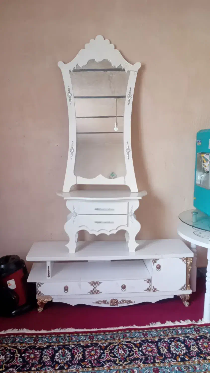 وسایل خانه|میز و صندلی غذاخوری|گوآور, |دیوار