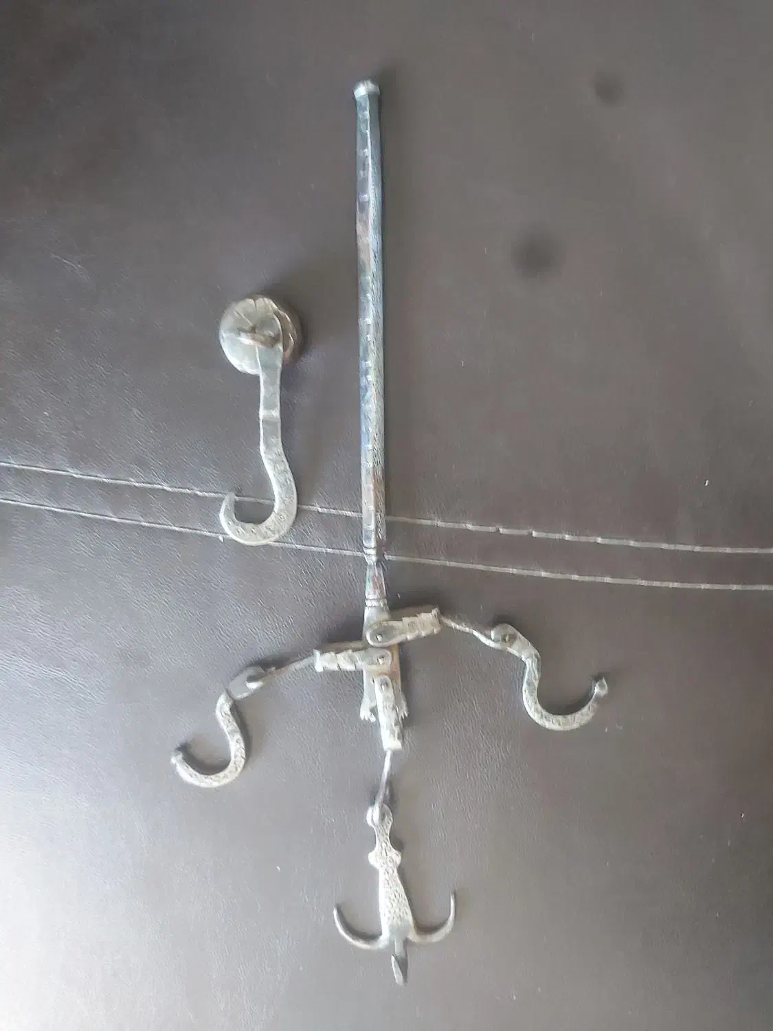 قپان|کلکسیون اشیاء عتیقه|صدرا-فارس, فاز ۱|دیوار