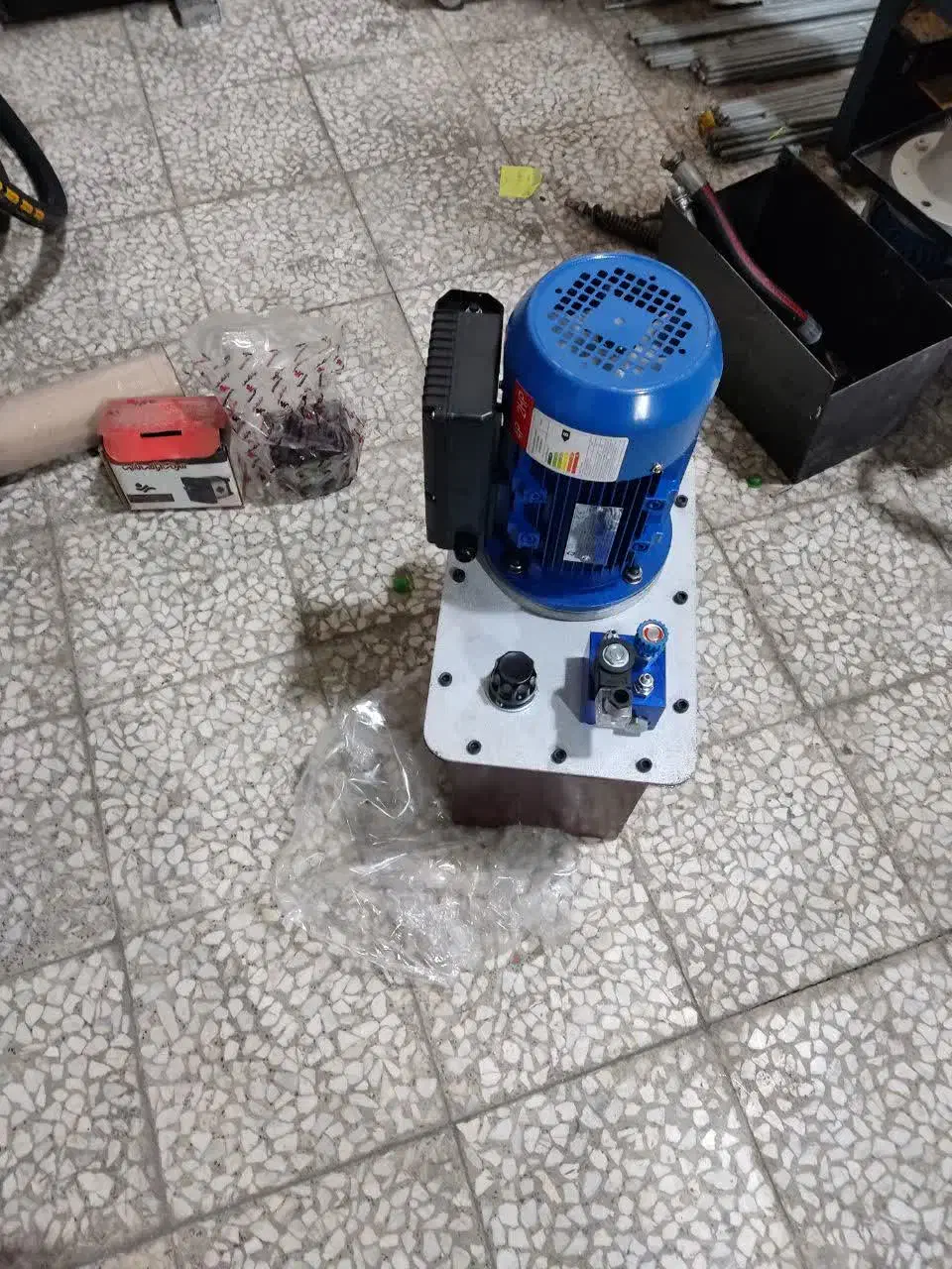 بالابر و آسانسور هیدرولیک|مصالح و تجهیزات ساختمان|نوشهر, |دیوار