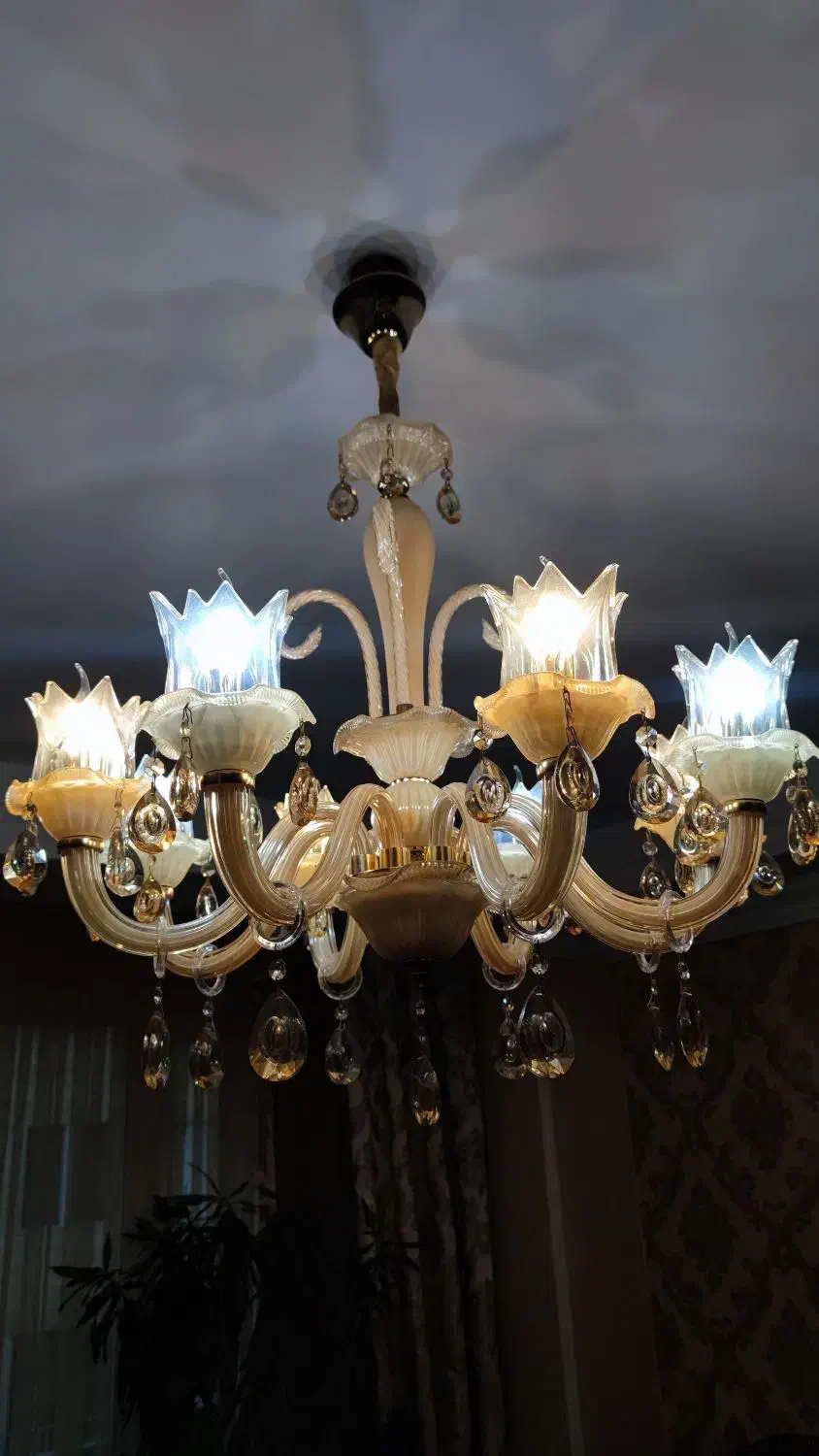 لوستر کریستال ۸ شاخه|لوستر و چراغ آویز|تهران, حکیمیه|دیوار