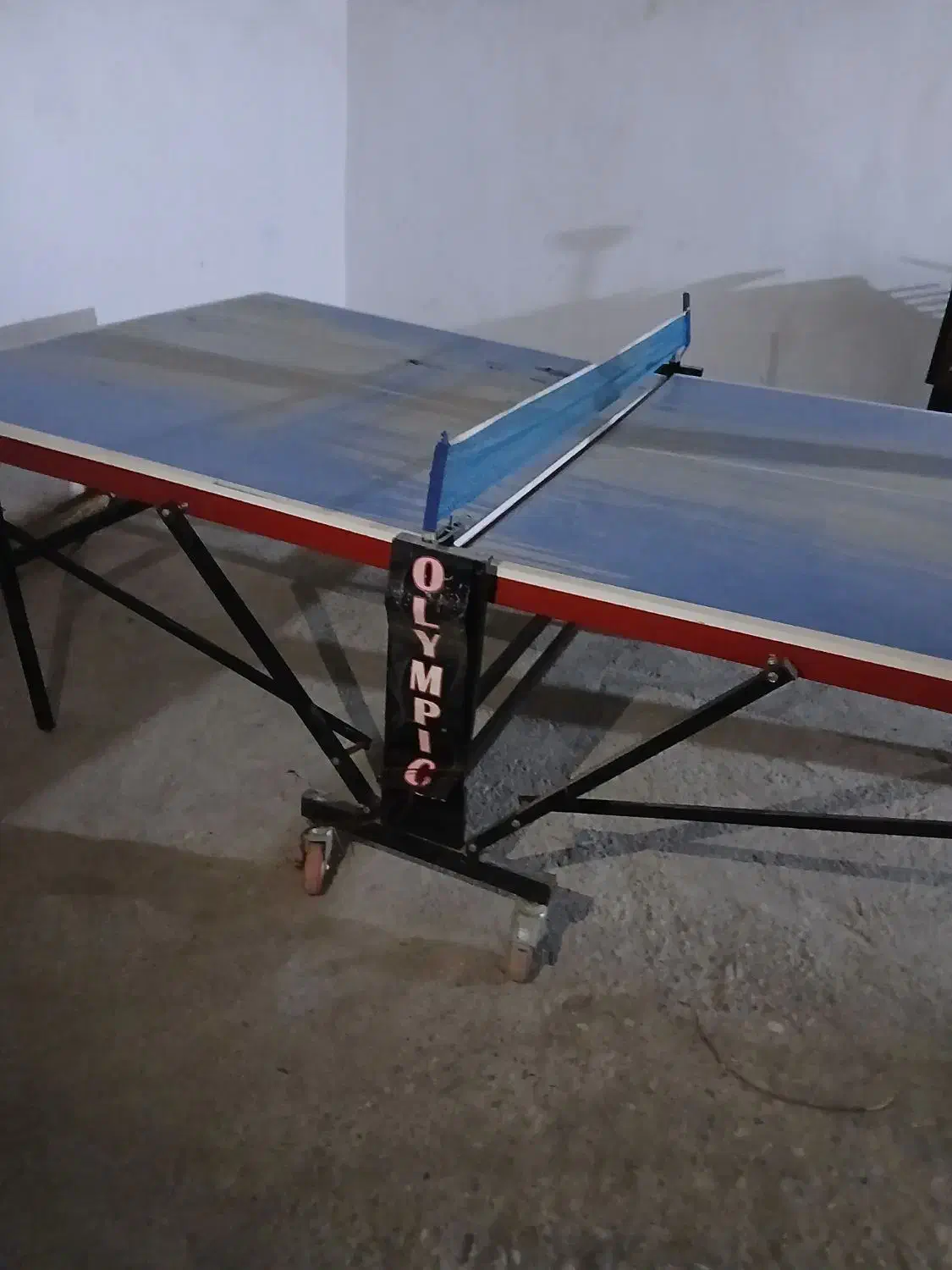 میز پینگ پونگ|ورزشهای توپی|صحنه, |دیوار