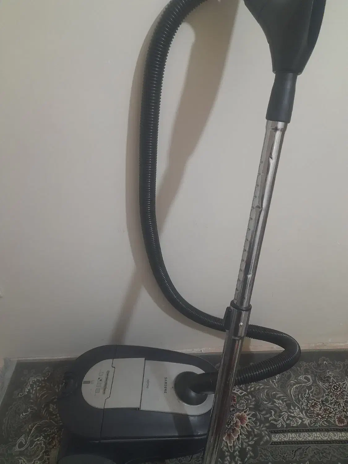 جاروبرقی سامسونگ ۱۶۰۰ w|جاروبرقی، جارو شارژی، بخارشو|شیراز, شهرک بهار|دیوار