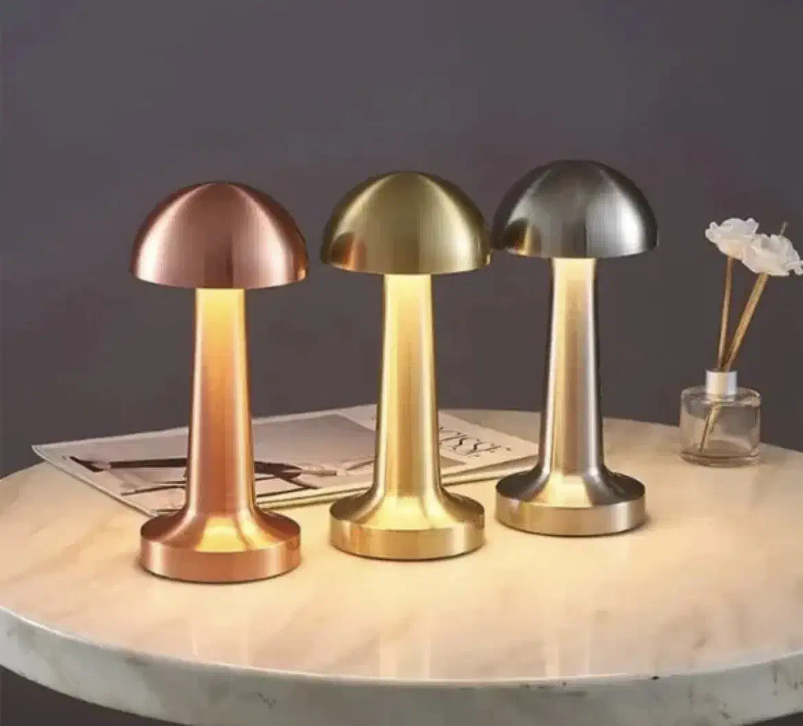 آباژور رومیزی لمسی شارژی در انواع طرح و رنگ|چراغ خواب و آباژور|تهران, امانیه|دیوار