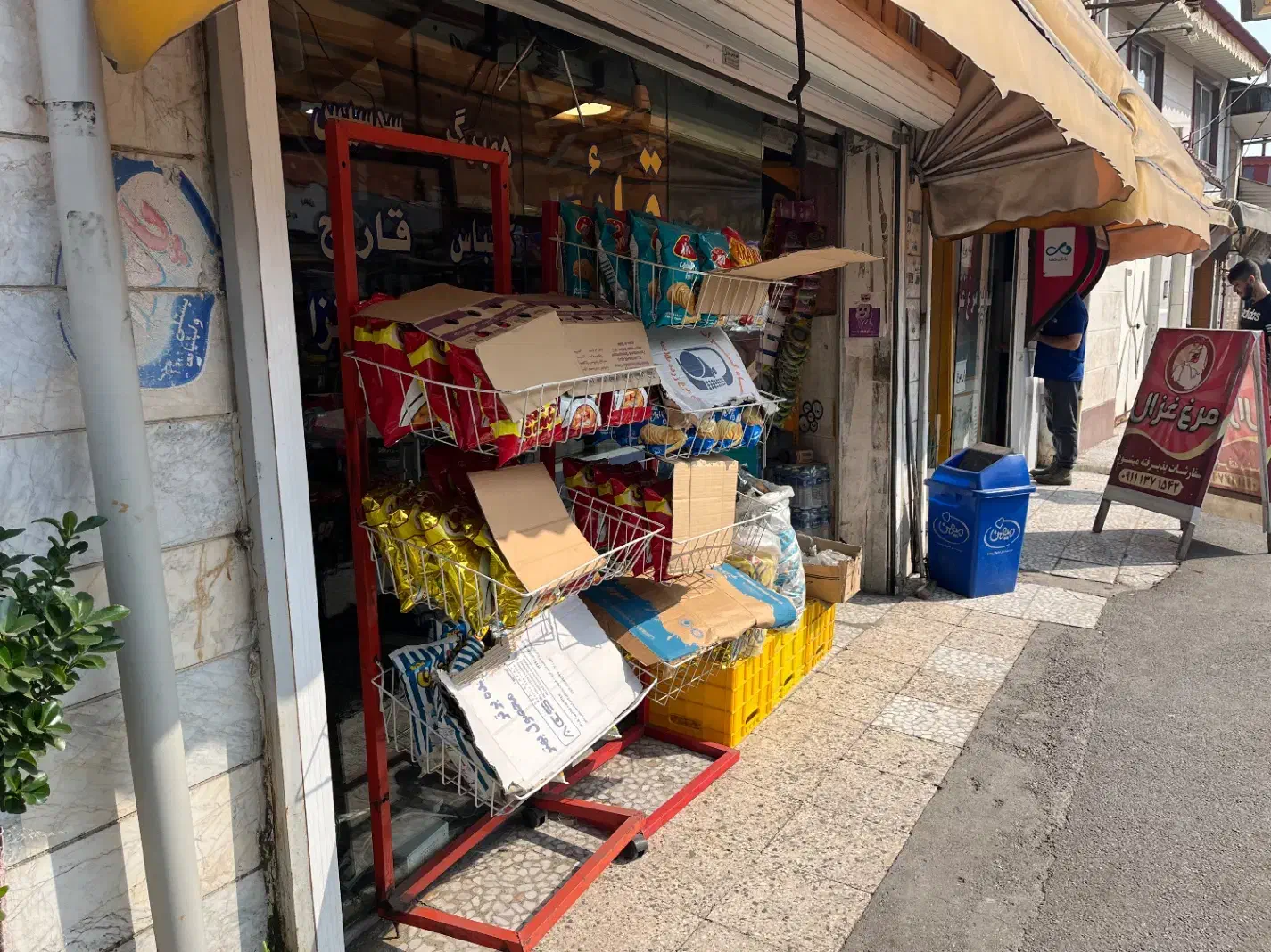 مغازه ۱۵متری کوی امام رضا|اجارهٔ مغازه و غرفه|رشت, کوی امام رضا|دیوار