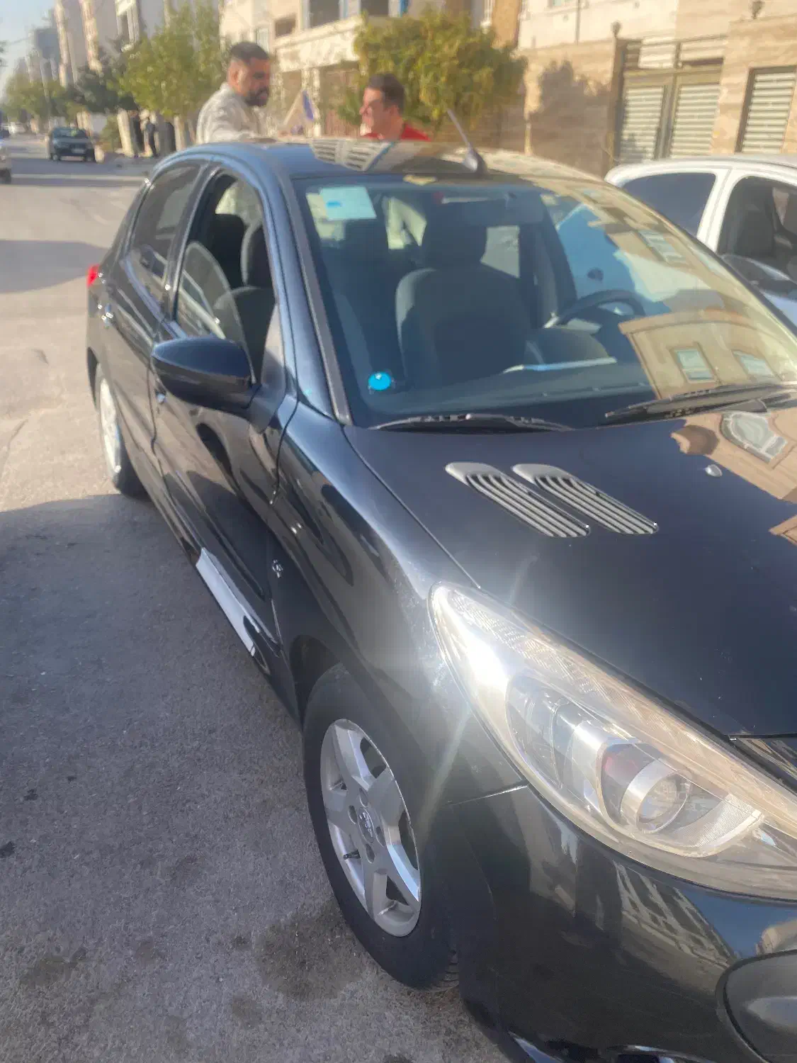 پژو۲۰۷مشکی‌ مدل ۹۸|خودرو سواری و وانت|مشهد, شفا|دیوار