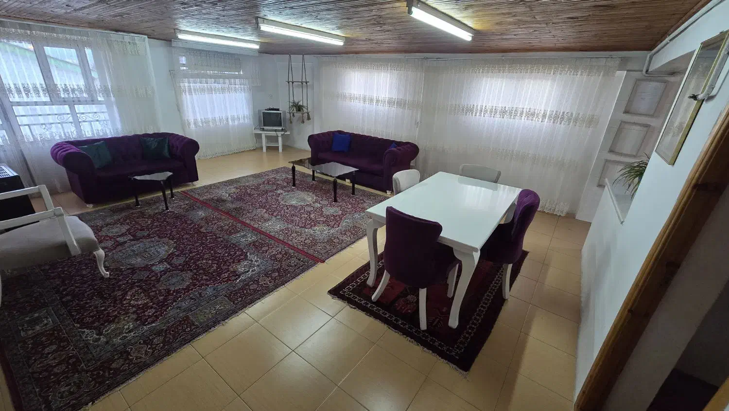 حیاطداردلباز نزدیک بازارساحلی|اجارهٔ کوتاه‌مدت ویلا و باغ|آستارا, |دیوار