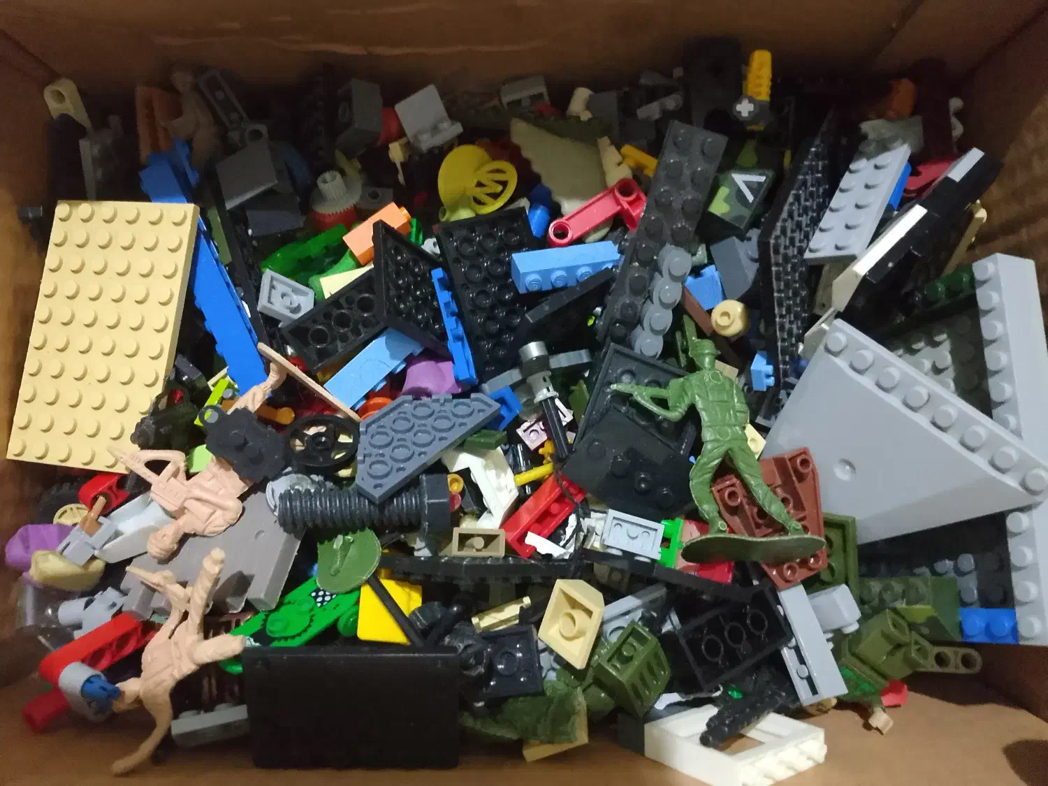 فروش هزاران قطعه لگو|اسباببازی|شیراز, فرگاز|دیوار