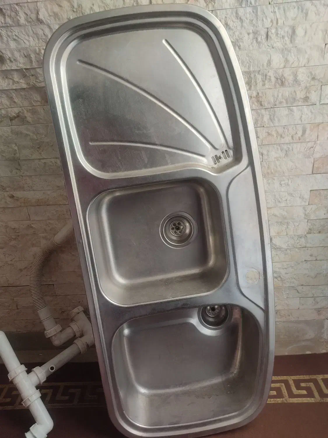 سینک اخوان|آب‌چکان و نظم‌دهنده ظروف|گلبهار, شهر جدید گلبهار|دیوار