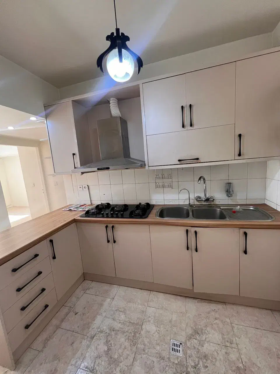 خاص‌ترین۸۳متری پونک میرزابابایی بالکن ۱۰ متری