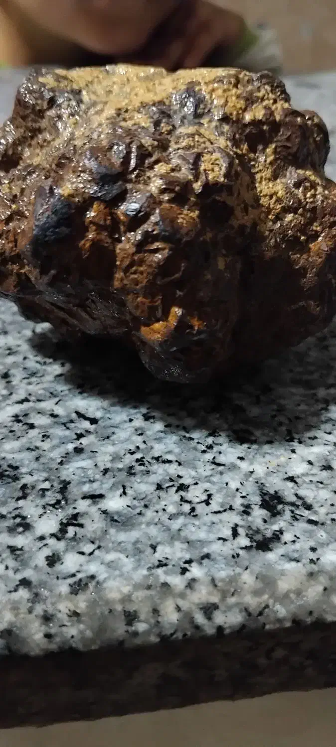 شهاب سنگ|کلکسیون اشیاء عتیقه|فیروزآباد (فارس), |دیوار