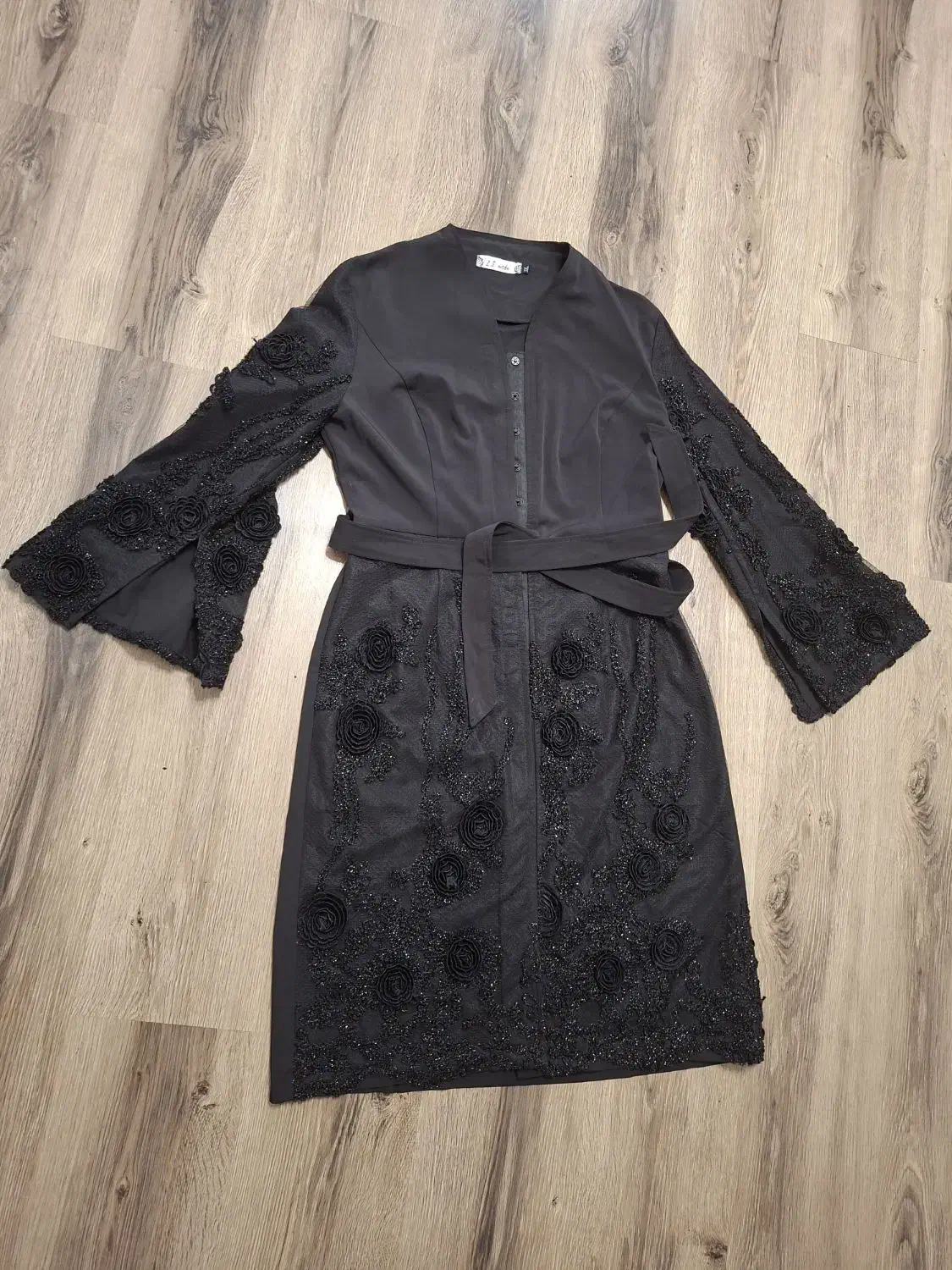 مانتو مجلسی|لباس|ساری, |دیوار