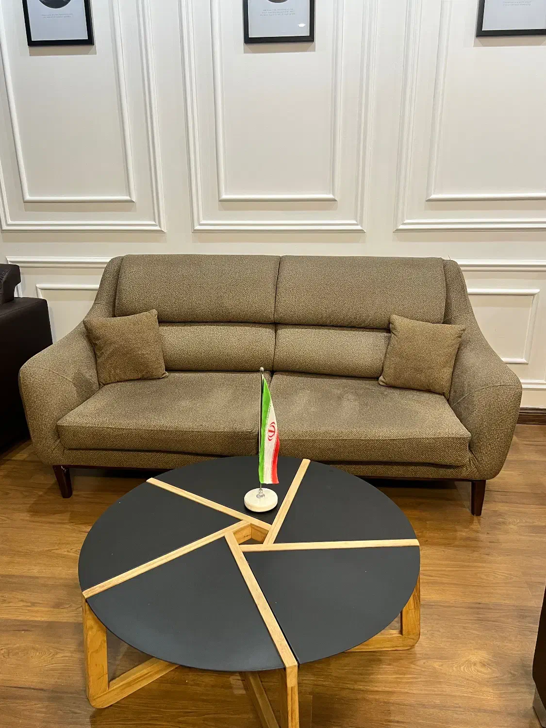 مبل راحتی سه نفره مینیمال اداری خانگی|مبلمان خانگی و میز عسلی|تهران, قبا|دیوار