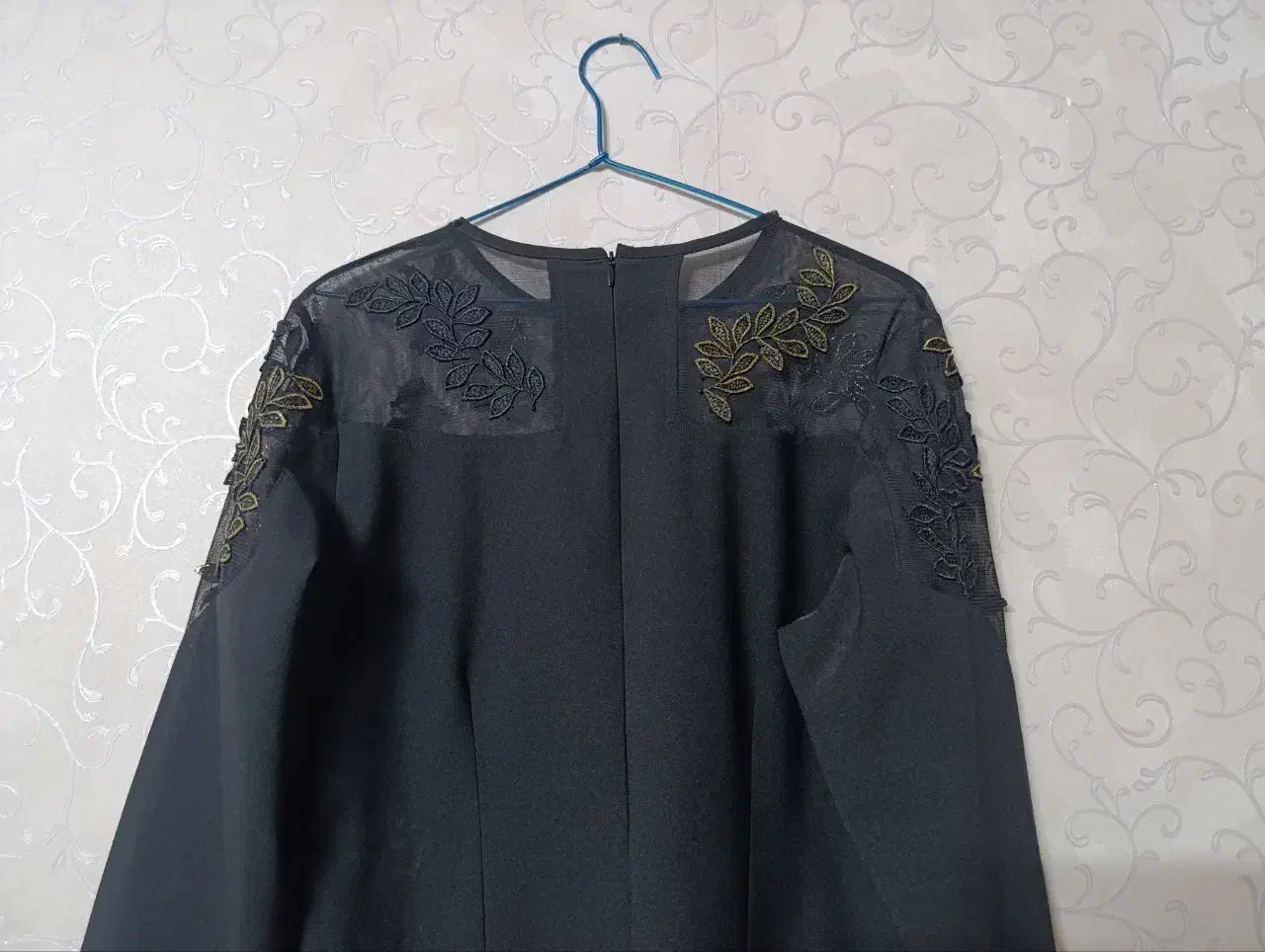 پیراهن مجلسی|لباس|اندیشه, اندیشه فاز ۲|دیوار
