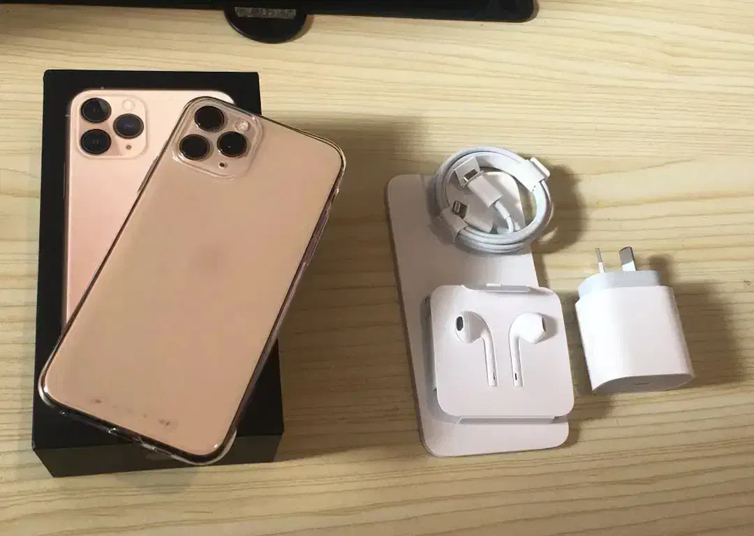 عتیقه ترین ۱۱ پرومکس تاریخ۲۵۶ گیگ|موبایل|کرمانشاه, |دیوار