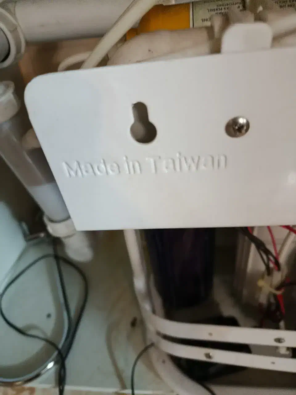 آب تصفیه کن|آب‌سردکن و تصفیه آب|سراب, |دیوار