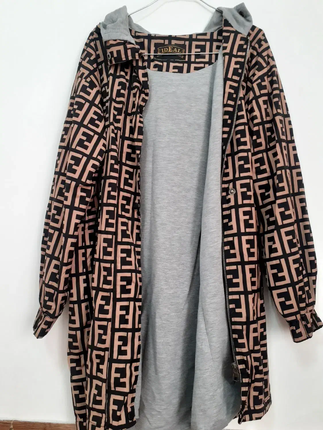 بارونی|لباس|شاندیز, |دیوار