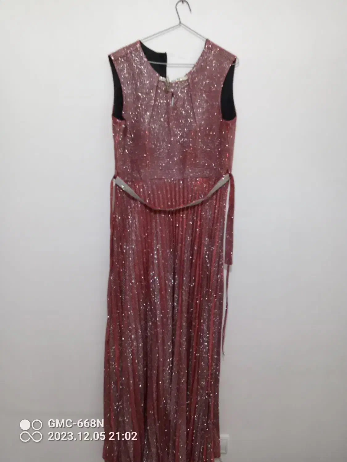 پیراهن وکت دامن|لباس|سبزوار, قصبه شرقی|دیوار