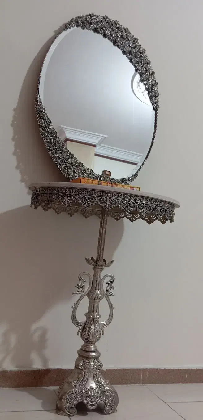 ایینه|آینه|شهریار, شهریار|دیوار