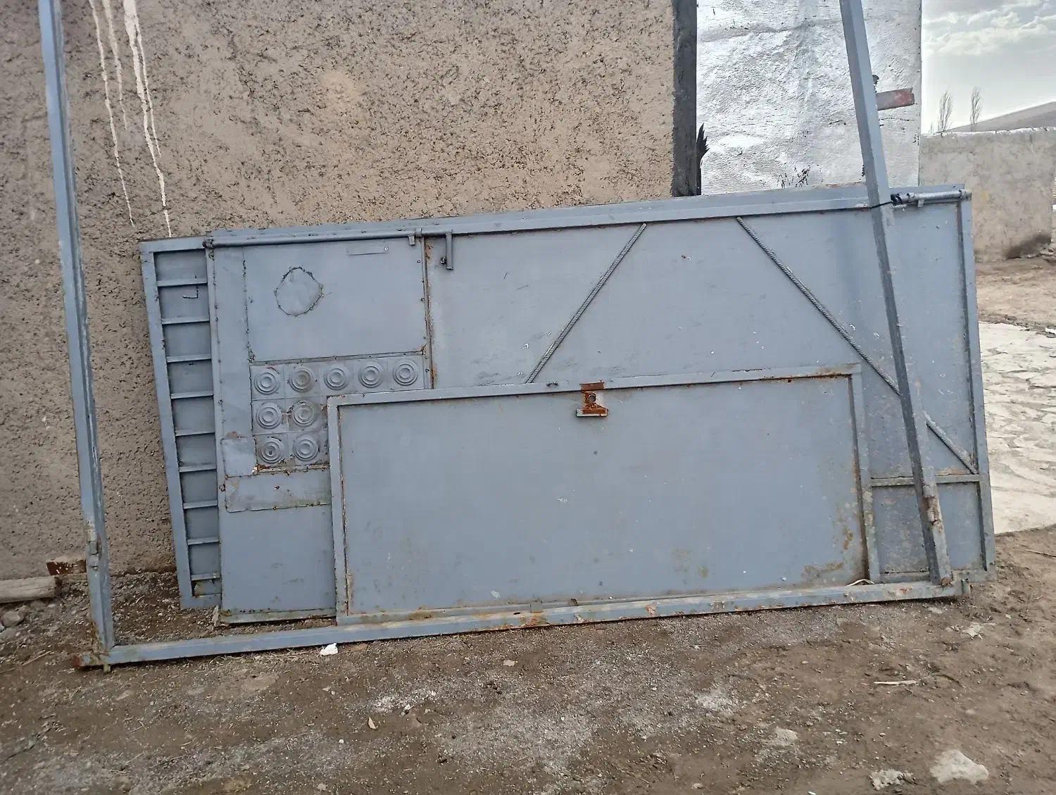 درب آهنی|مصالح و تجهیزات ساختمان|قره پشتلو, |دیوار