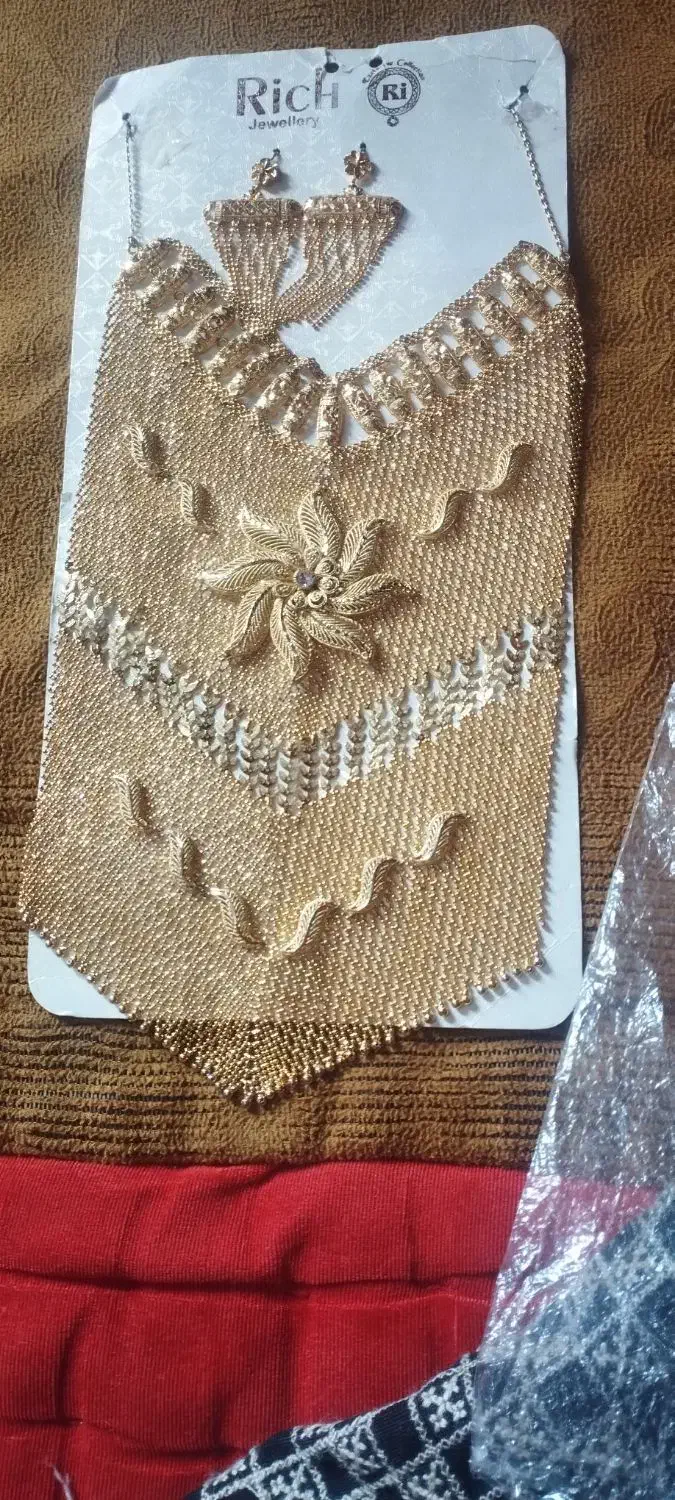 راج گردن بند|بدلیجات|خاش, |دیوار