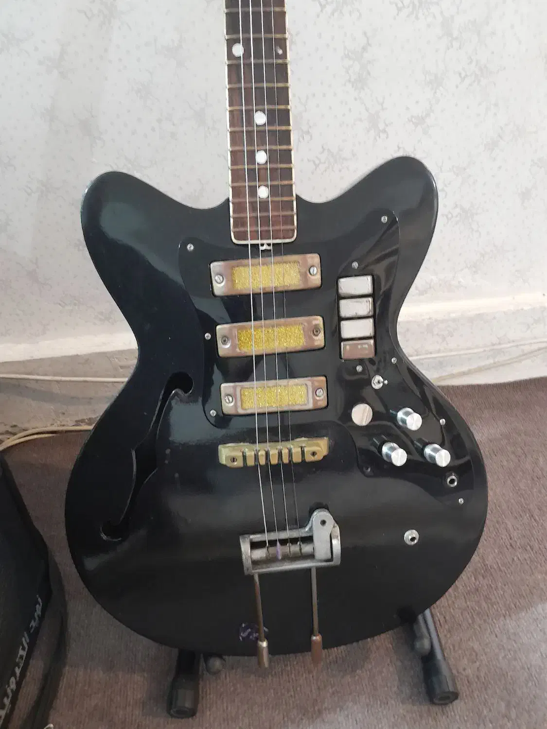 تخفیف پای معامله|گیتار، بیس، امپلیفایر|پارسآباد, |دیوار