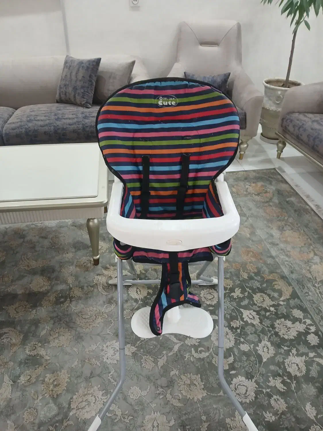 صندلی بچه غذا خوری|تخت و صندلی بچه|سیرجان, |دیوار