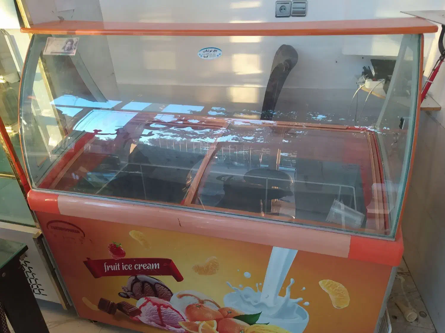 یخچال قنادی|کافیشاپ و رستوران|چهاربرج, |دیوار