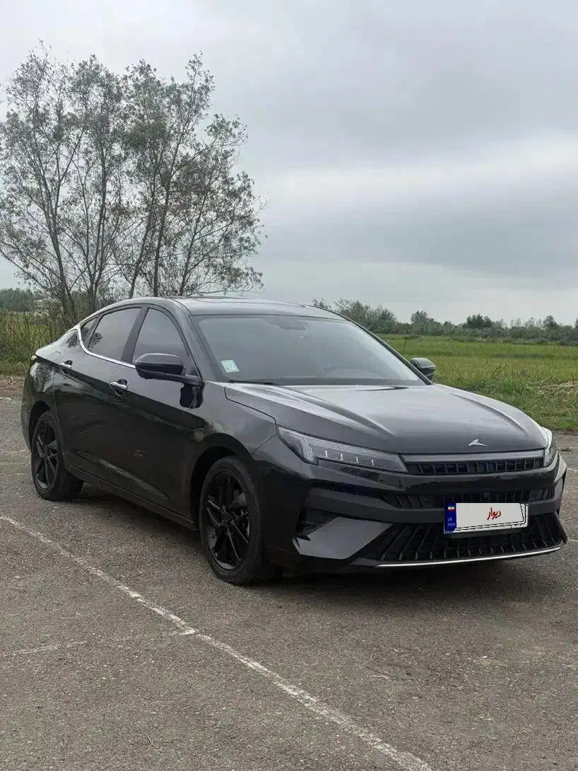 Kmc j7 مدل 1403 بی رنگ و ضربه|خودرو سواری و وانت|رشت, یخسازی|دیوار