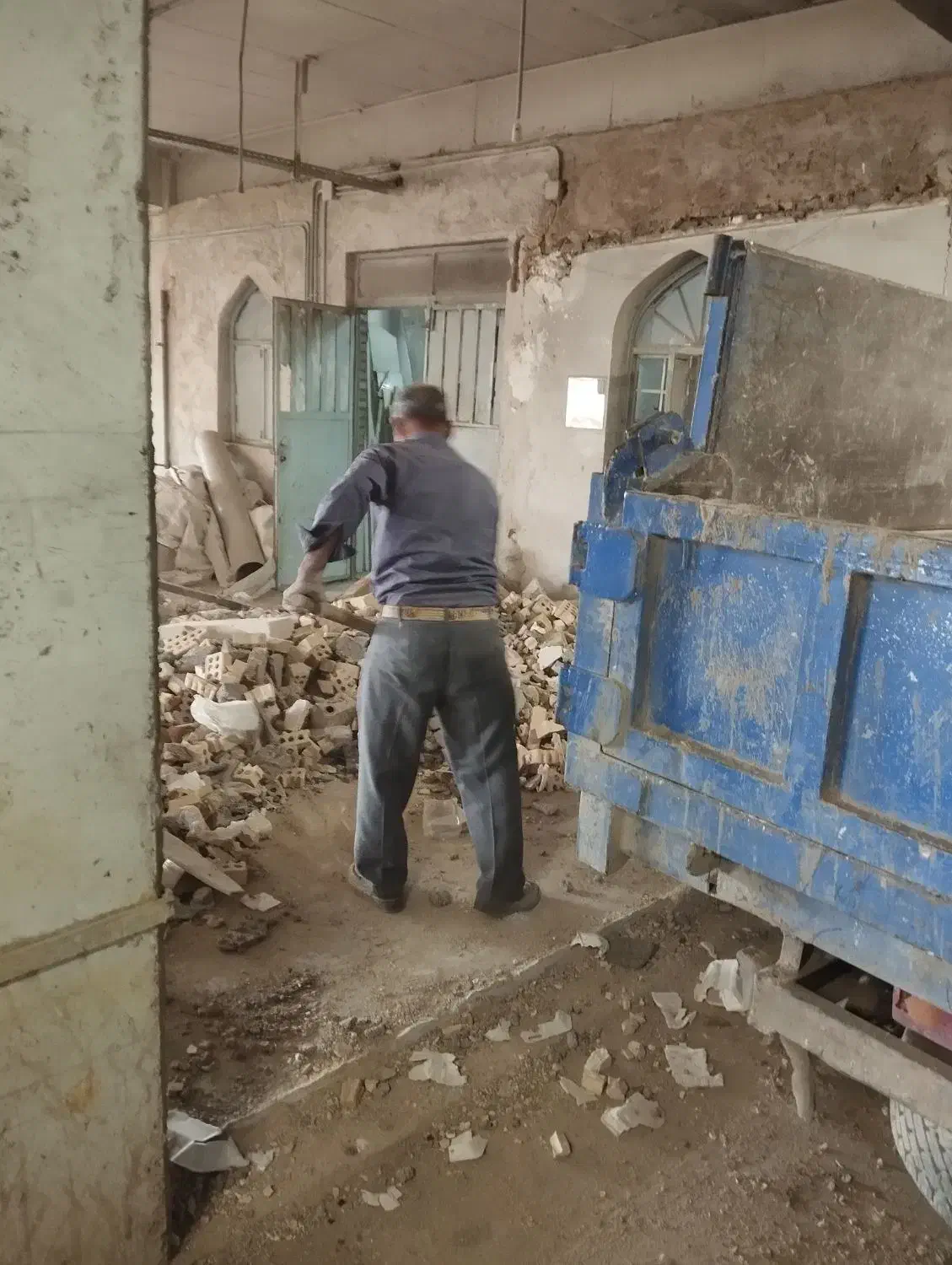 مجری وانجام کلیه کارهای ساختمانی صفر تا کلید تحویل|خدمات پیشه و مهارت|مشهد, سجاد شهر|دیوار