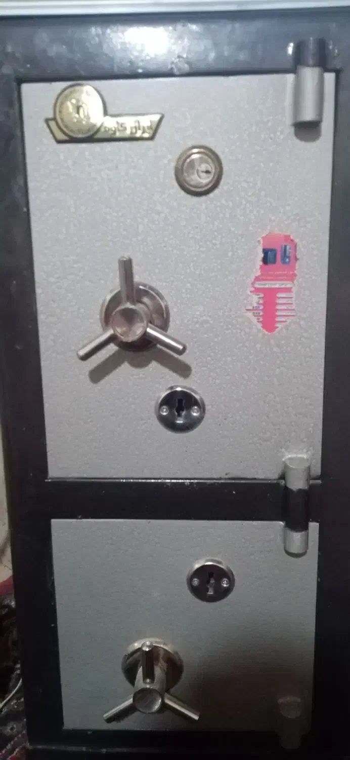 گاو صندوق سالم|ابزارآلات|زاوه, |دیوار