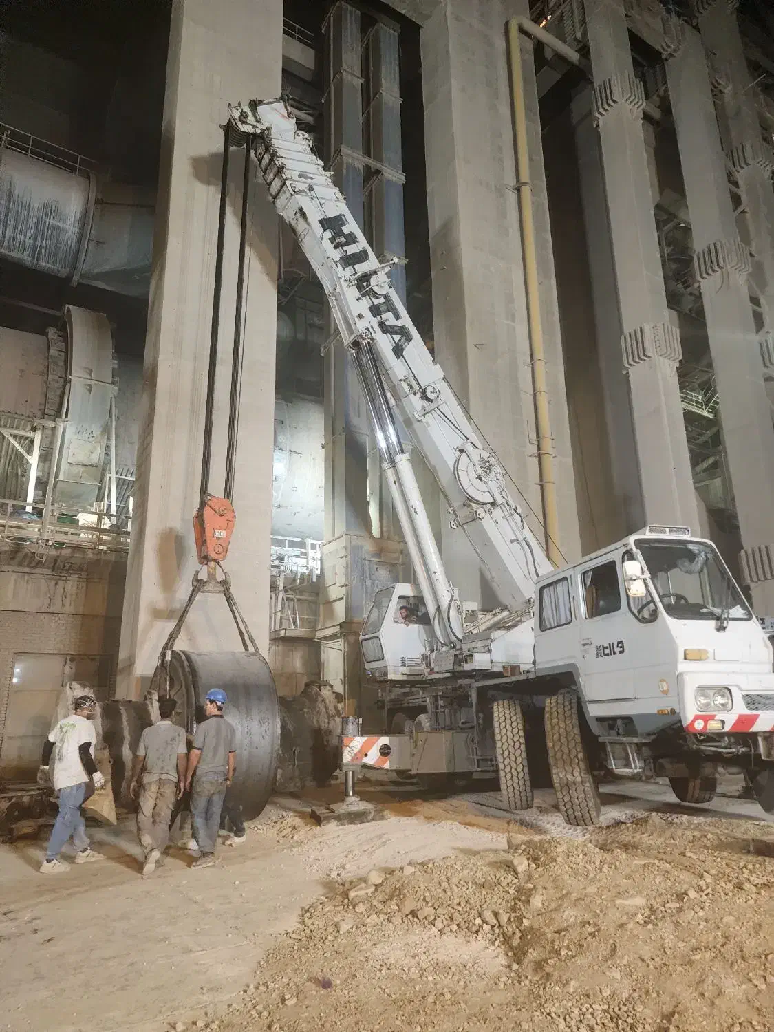 جرثقیل های سبک و سنگین|خدمات حمل و نقل|هشتگرد, شهرک صنعتی هشتگرد|دیوار