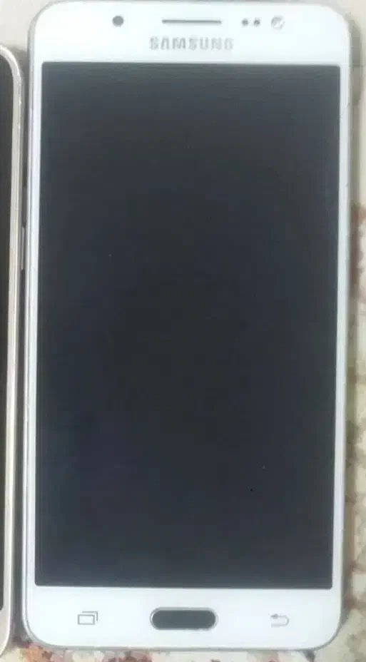سامسونگ Galaxy J7 با حافظهٔ ۱۶ گیگابایت|موبایل|پرند, فاز ۴|دیوار