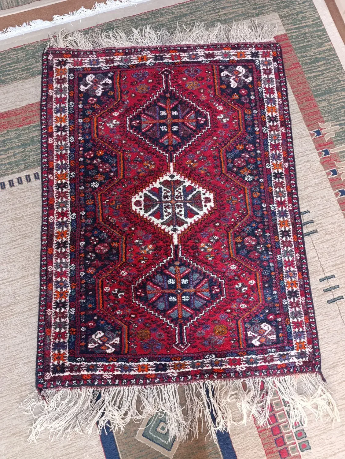 فرش دست بافت قدمت دار|فرش|شیراز, دشت چنار|دیوار