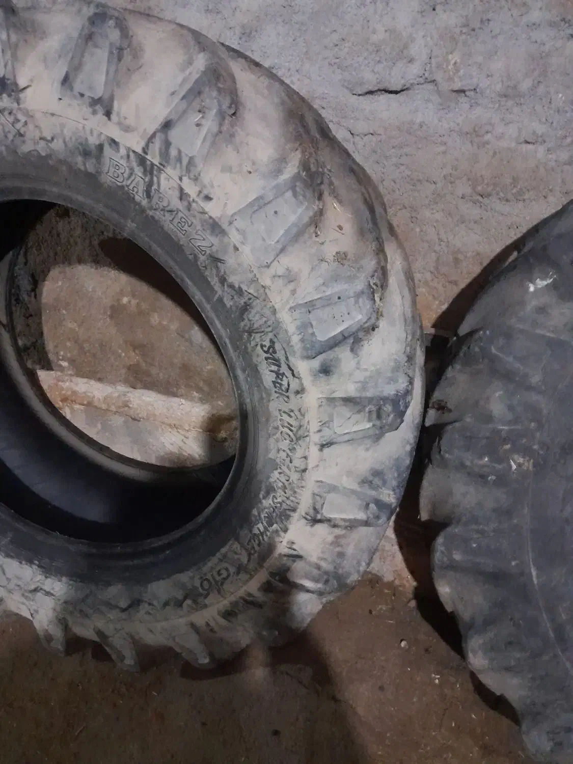 لاستیک بررگ تراکتور|قطعات یدکی و لوازم جانبی|ایذه, |دیوار