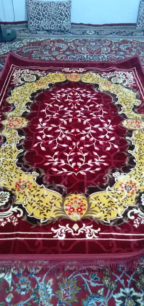 پتوفرشی خارجی زاخیم خیلی قشنگ میخوام بفرشم|فرش|بروجرد, |دیوار