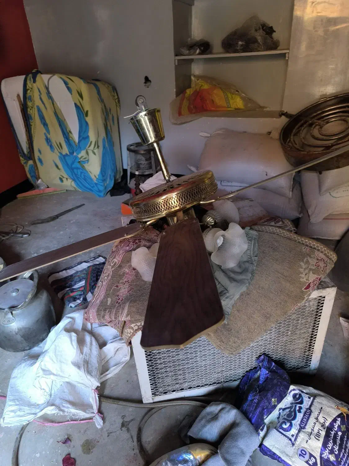 پانکه|پنکه و تصفیهکنندهٔ هوا|مسجد سلیمان, |دیوار