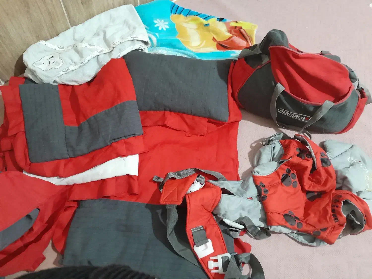 وسایل  بچه گهواره هم جمع کرده هستش قطعه ای پنجاه|کفش و لباس بچه|کوهدشت, |دیوار