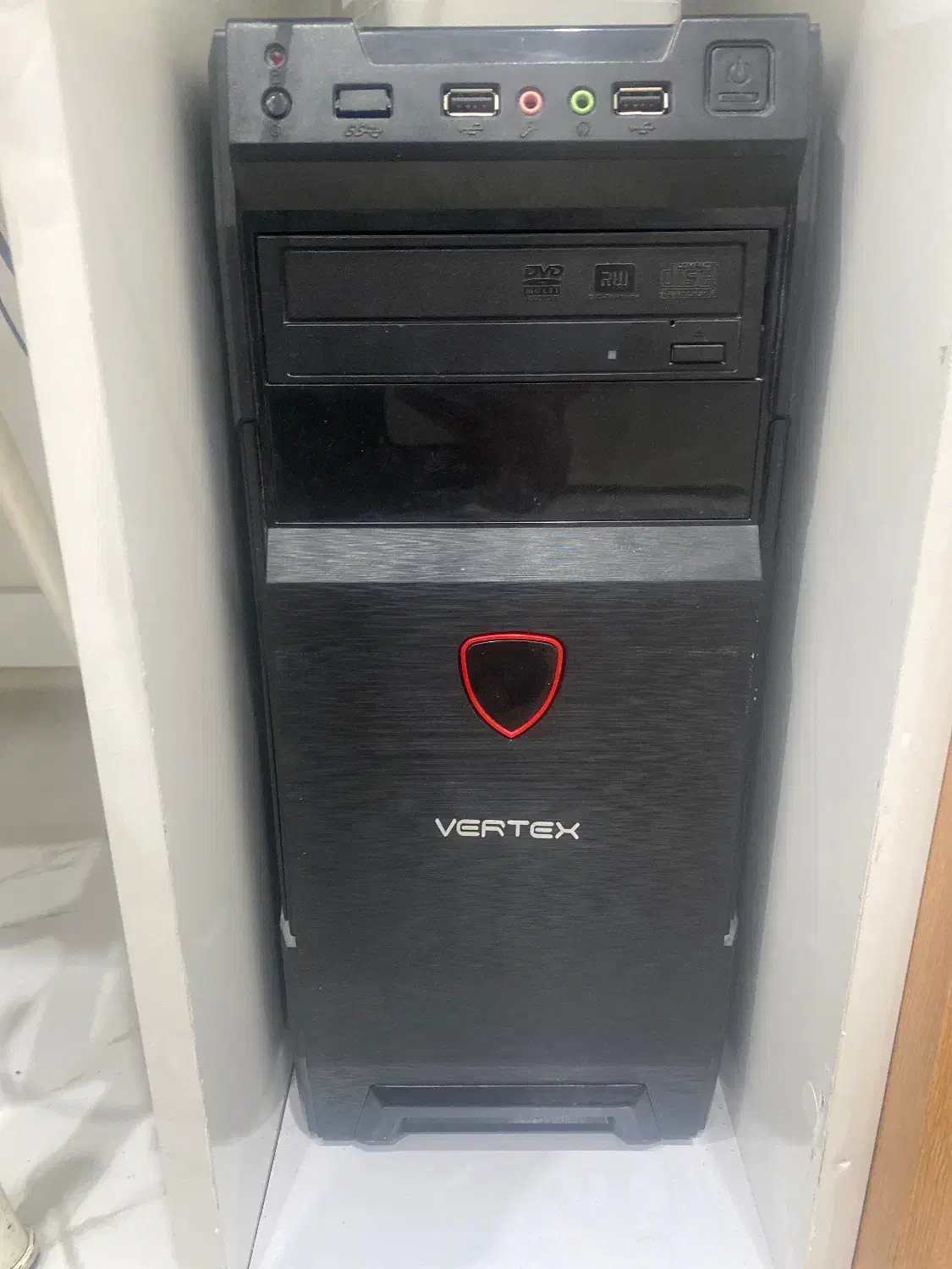 کامپیوتر با تمام لوازم|رایانه رومیزی|کاشمر, |دیوار