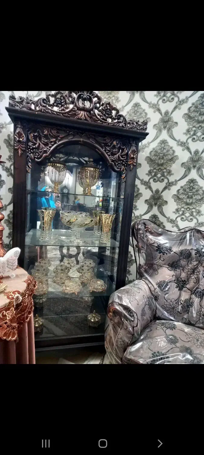 ویترین چوب گردو ،تمام منبت|بوفه، ویترین، کنسول|اصفهان, جلفا|دیوار