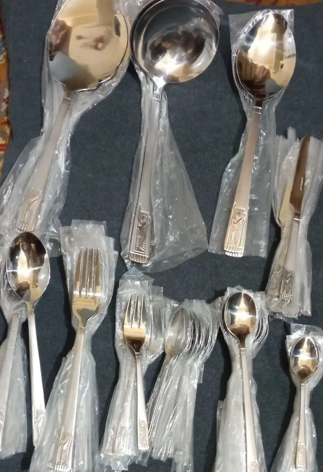 سرویس قاشق و چنگال هخامنشی|ظروف سرو و پذیرایی|فلاورجان, |دیوار